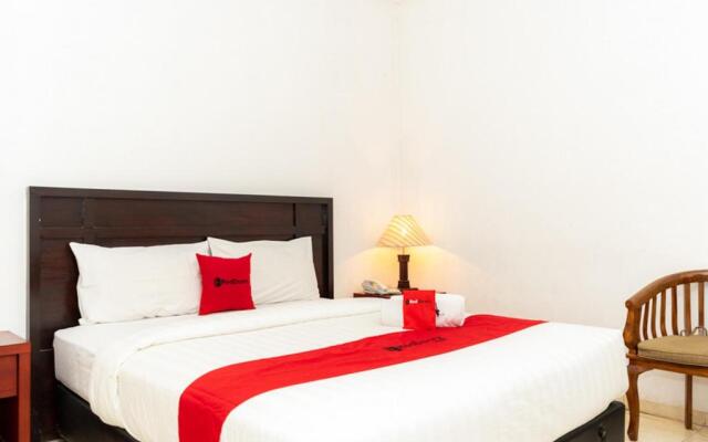 RedDoorz Plus Syariah near Java Supermall Semarang 2