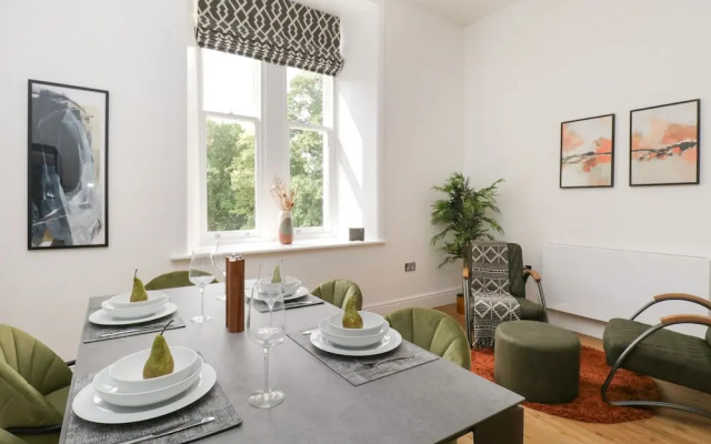 William Tower Suite Stone Cross Mansion