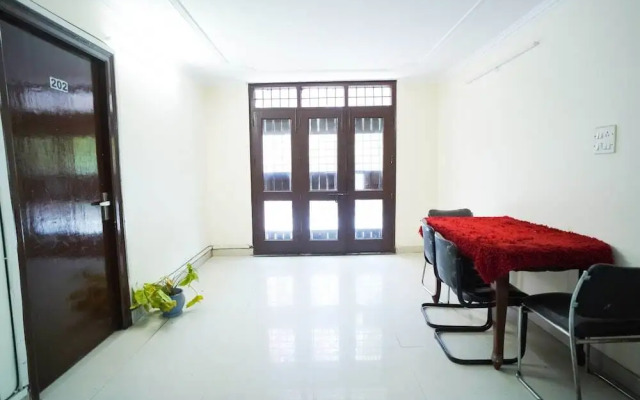 Roomshala 011 Hotel Oscar