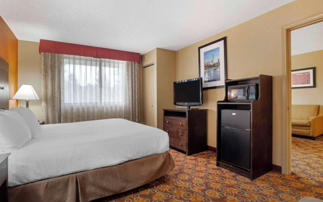 Holiday Inn Express Sharon