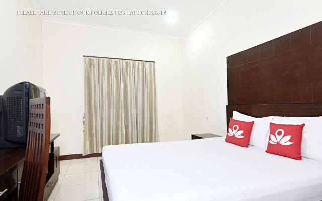 ZEN Rooms Kuningan Tiong