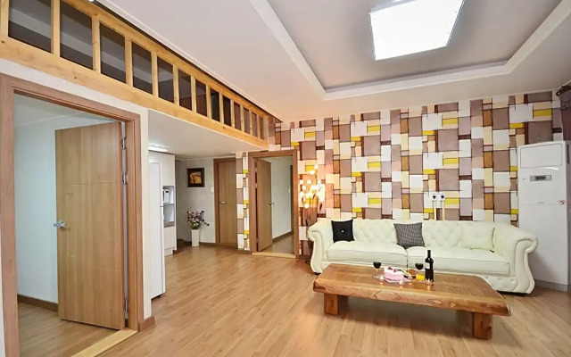 Yeosu Rainbow Pension