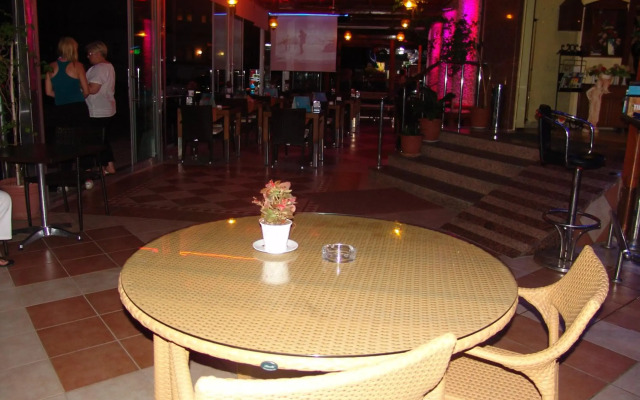 Kleopatra İkiz Otel