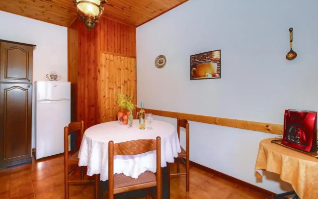 Stunning Apartment in Umag With 2 Bedrooms