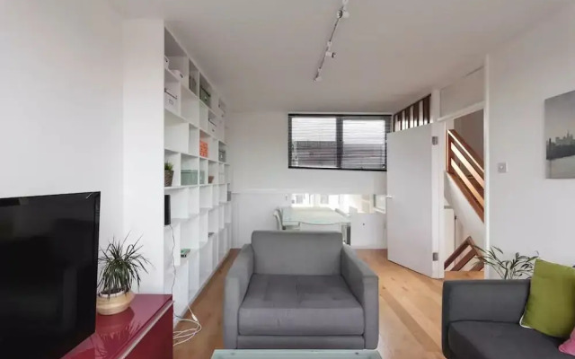 Unique Spacious Central 3 Bed with Rooftop Terrace