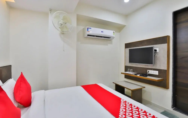 Oyo 25009 Hotel Crystal