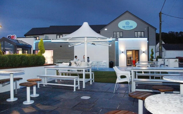 The Estuary Bar and Rooms