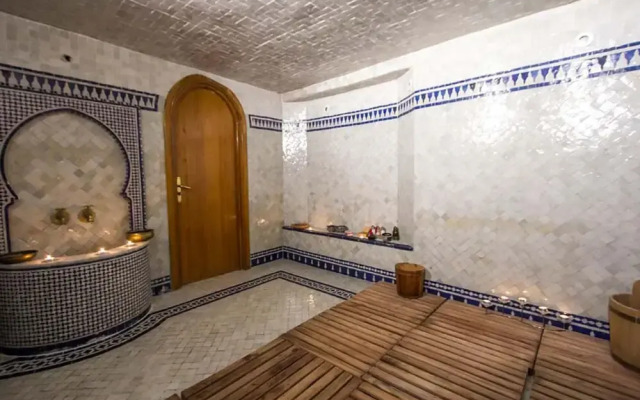 Room in B&B - Riad Authentic Palace & Spa - Kenza