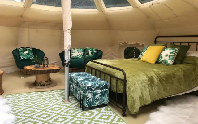 Orion 4-person Stunning Lotus Belle Tent