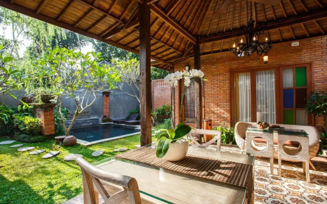 Ubud Raya Resort