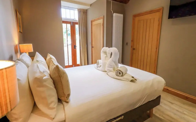 Abbots Reading Mews 2