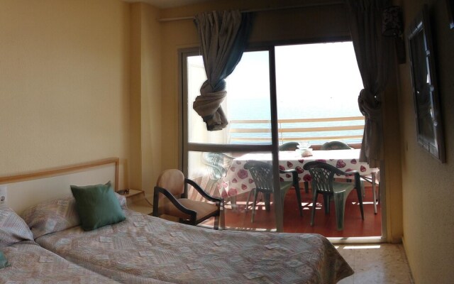 Apartment With one Bedroom in Fuengirola, With Wonderful sea View, Pool Access, Balcony - 10 m From the Beach