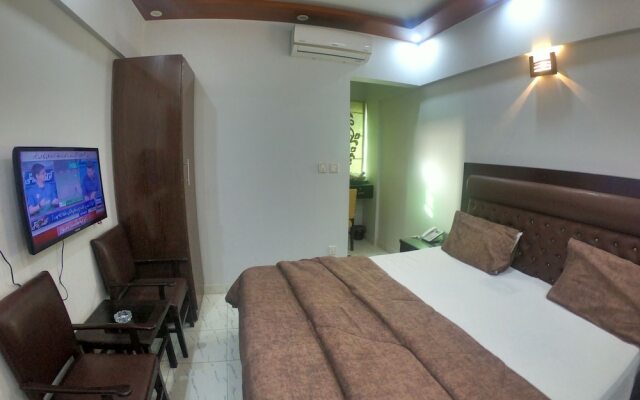Stayflix Entire Private Room, DHA