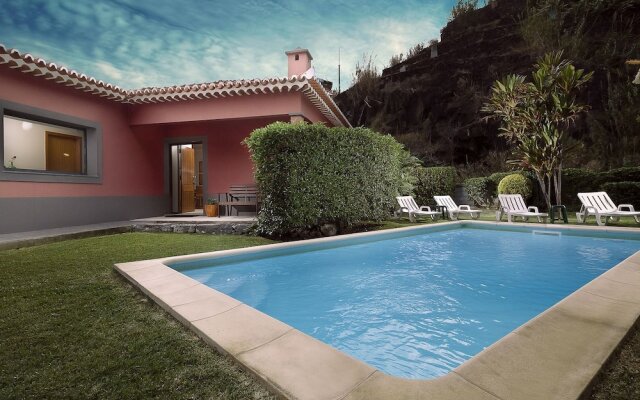 House In Calheta Beach - Best Location In Calheta