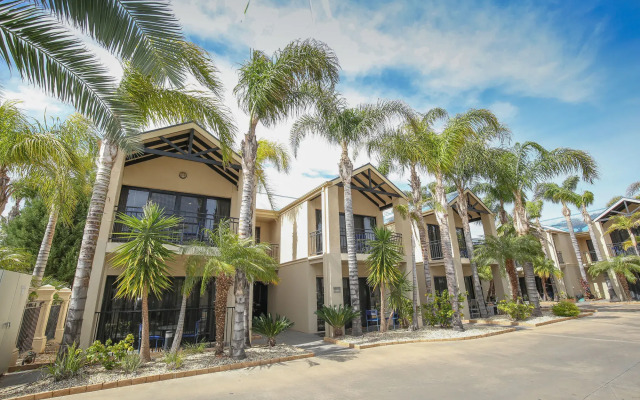 Aquarius All Suite Apartments