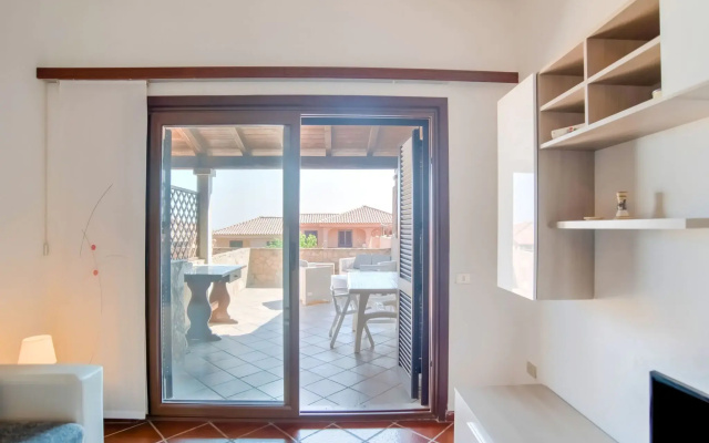 Elegant Apartment in Marinella Near Seabeach