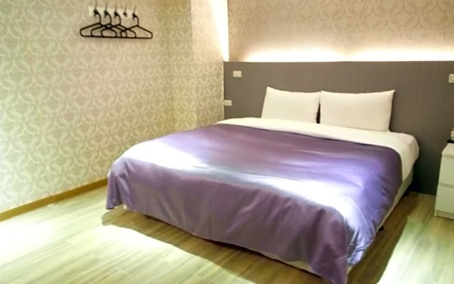 Art House Double Room-Sunflower