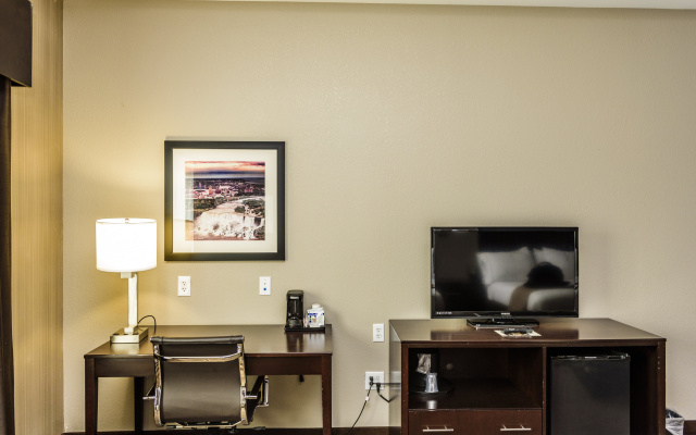 Holiday Inn Express Cheektowaga North East by IHG