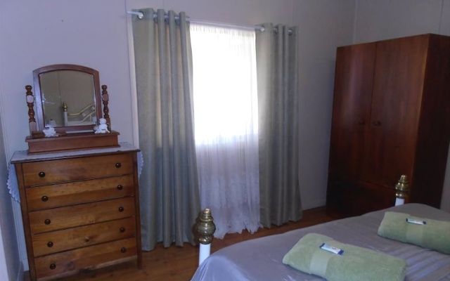 Lilly May Cottage – Guest Rooms – Broken Hill