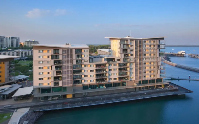 Saltwater Suites - 1, 2 & 3 Bed Waterfront Apartments