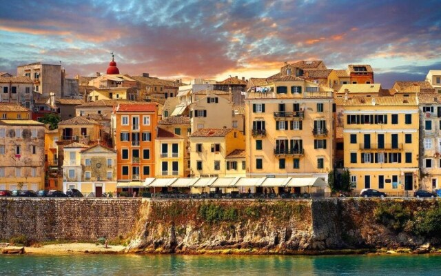 Family House in Corfu Town, old Port