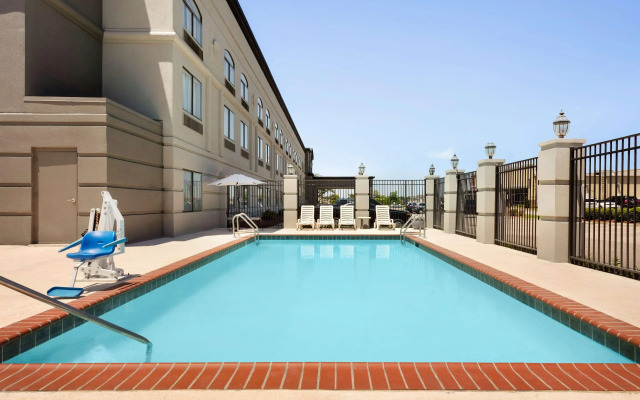 Country Inn & Suites by Radisson, Wolfchase-Memphis, TN