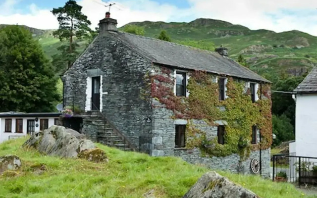 Provincial Holiday Home at Elterwater near River Brathay