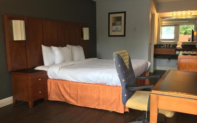 Extenda Suites Mobile North