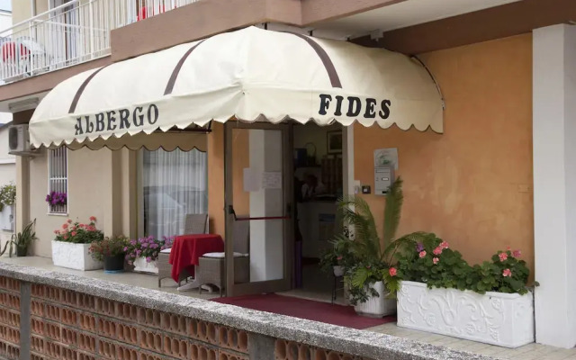 Hotel Fides