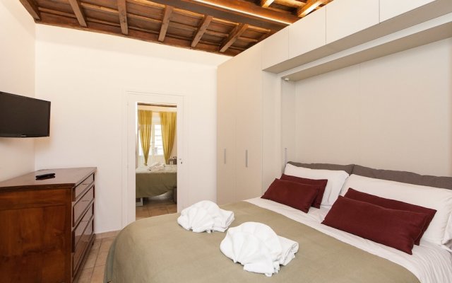 Rental in Rome Arenula Studio