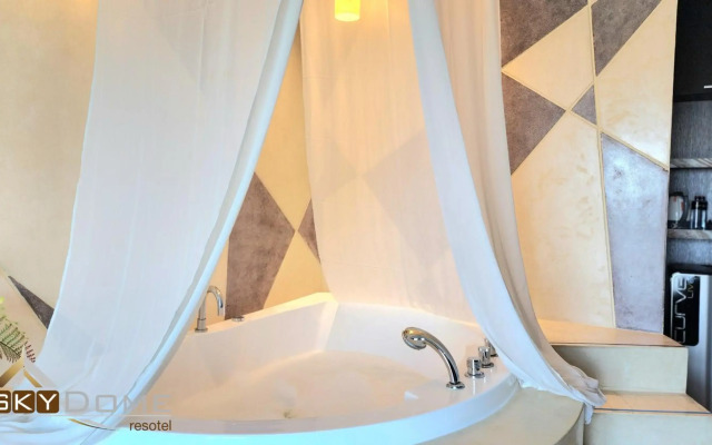 Sky Dome Resotel