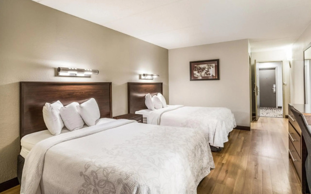 Red Roof Inn PLUS+ Boston - Woburn/ Burlington
