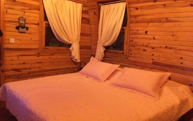 Green Pine Beach & Bungalows
