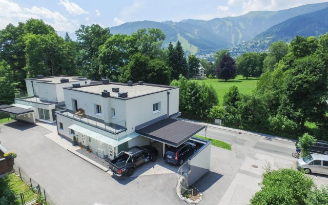 Finest Penthouse Waterside Zell am See