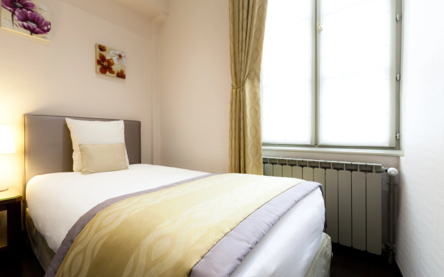 Le Phenix Hotel