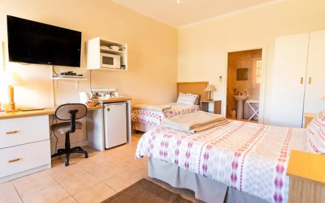 Treetops Guesthouse