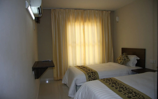 Azio Hotel & Residences