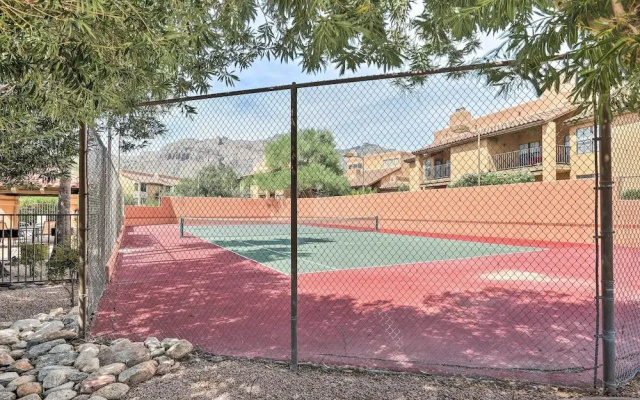Gorgeous Tucson Getaway w/ Furnished Patio!