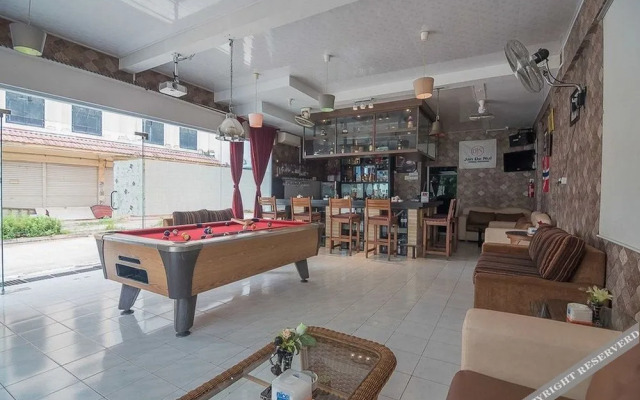 RedDoorz Plus near Marina City Waterfront Batam