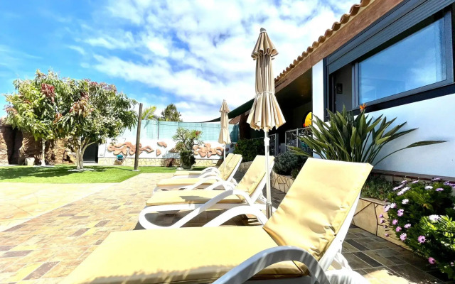 Villa Roja BBQ Piscina Privada en Tenerife Sur