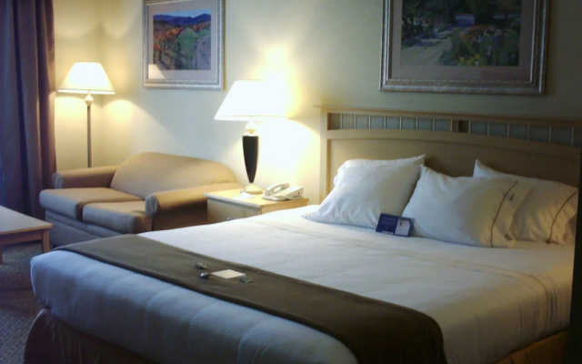 Holiday Inn Express & Suites Raleigh North - Wake Forest by IHG