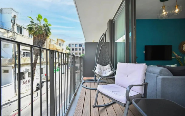 Beautiful 2BR near the beach by HolyGuest
