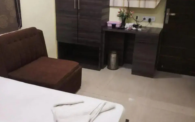 Hotel Rayna Inn by OYO Rooms