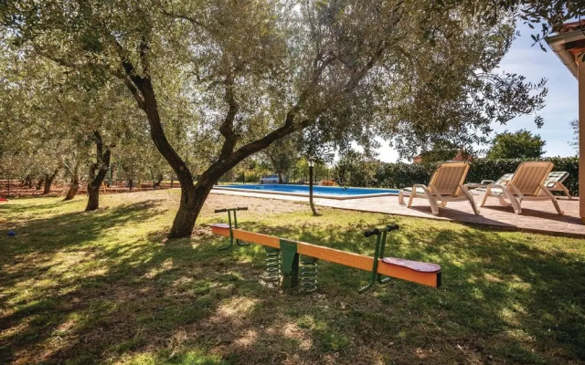 Awesome Home in Vodnjan With Wifi and 2 Bedrooms