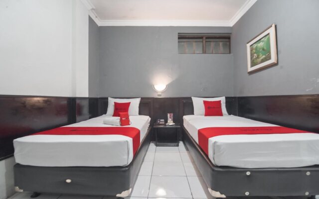 RedDoorz @ Cihampelas