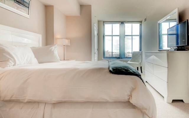 Global Luxury Suites at Town Center