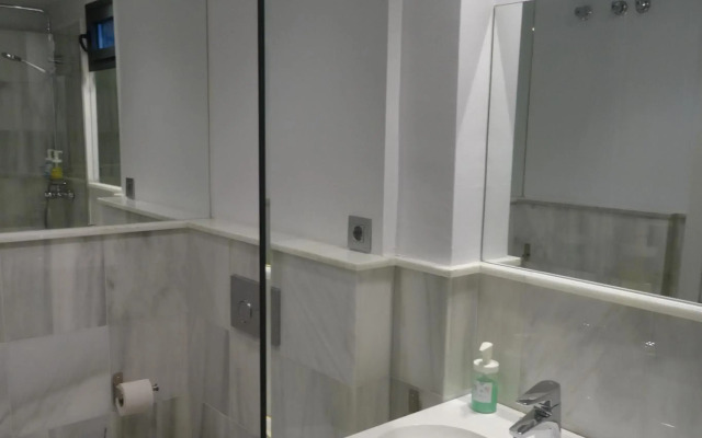 Domus Apartamentos Granada con parking gratuito en pleno centro