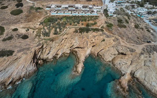 Ios Grand Pool Suites