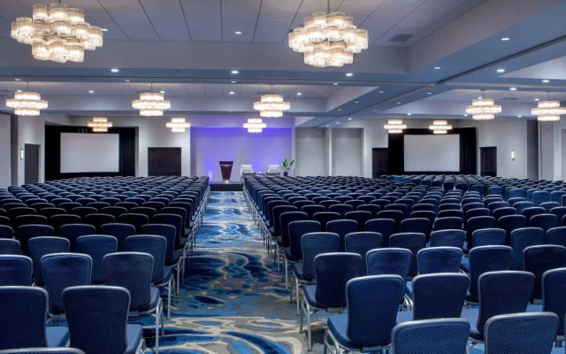 Crowne Plaza Boston - Woburn by IHG