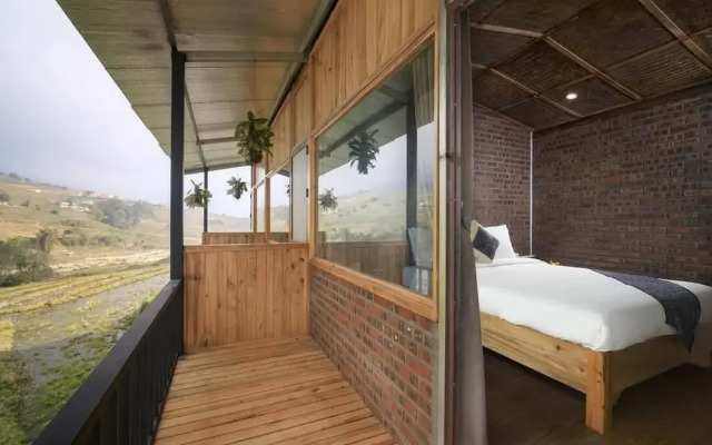 Tavan Dragon House - Hostel